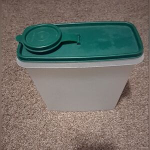 Vintage Tupperware Store And Pour, 471-9
